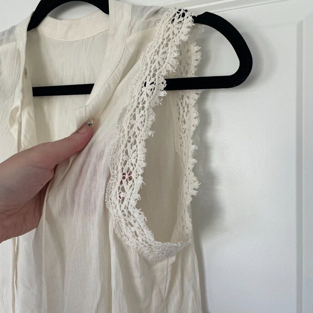 Love on a Hanger Boho Top Women M Ivory Lace Trim Sleeveless Tie Romantic NWT - Picture 5 of 9